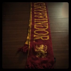 Gryffindor house scarf from The wizarding world